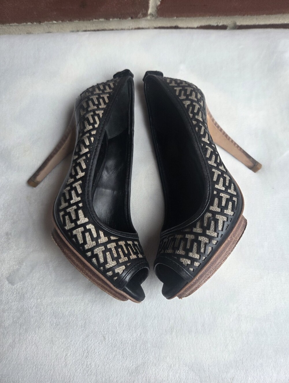 Tory Burch Black Monogram Peep Toe Leather Heels Size 7M